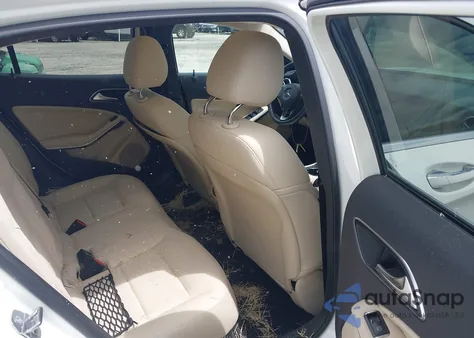 2018 Mercedes-Benz Gla 250 z USA, uszkodzony, nr VIN WDCTG4EB2JJ481000